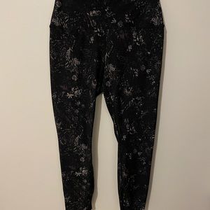Printed workout leggings